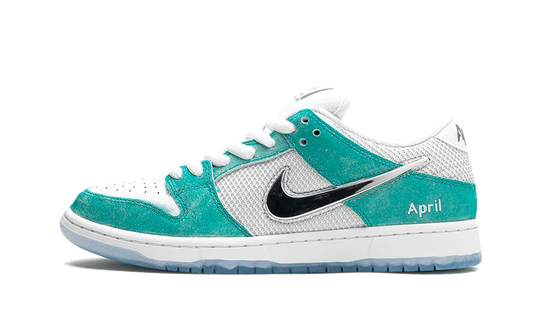 Nike SB Dunk Low April Skateboards Side Shoe