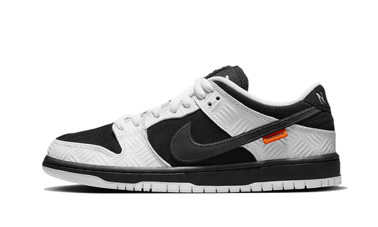 Nike SB Dunk Low TIGHTBOOTH Side Shoe